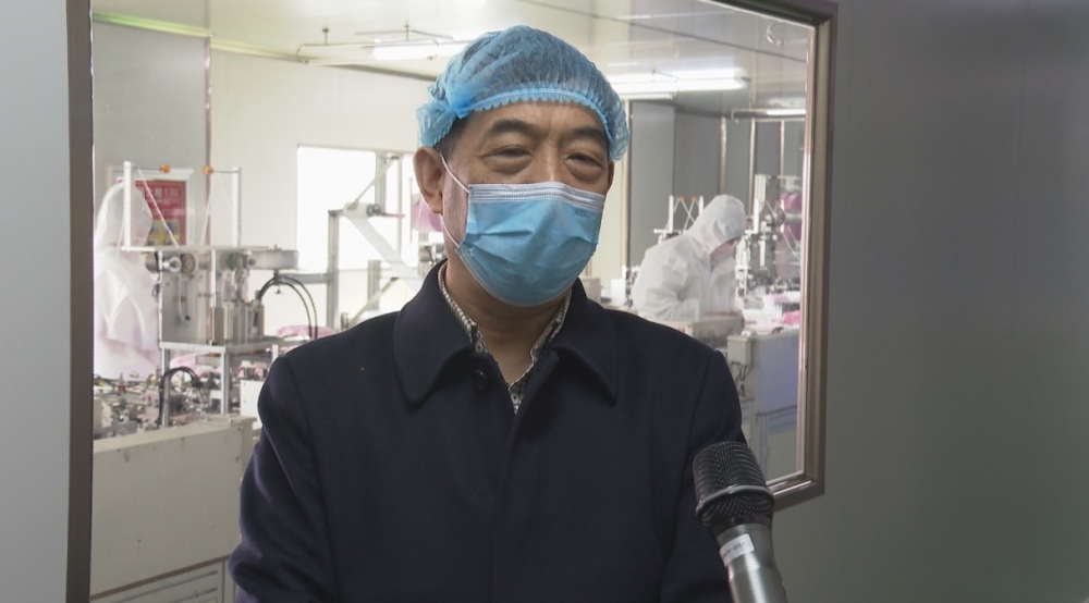 鄭州市醫(yī)用口罩日產(chǎn)能達230萬只。疫情就是命令，防控就是責任。